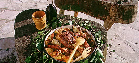Traditionell kroatisk mat som serveras på utflykten Kroatisk afton. Kombinationsresa 12