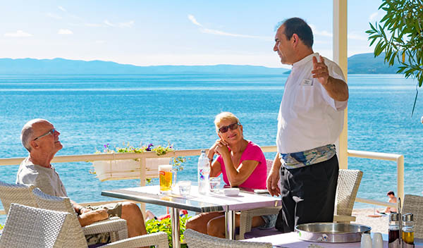 Restaurang med vacker utsikt i Kroatien