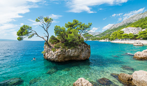Känd sten i orten Brela, Kroatien